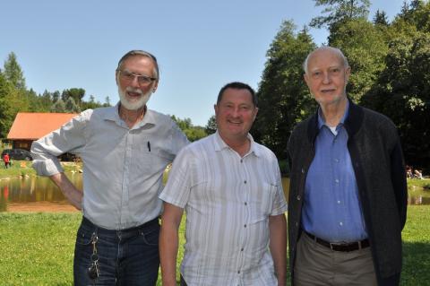 P. Milo Ambros und P. Bernhard-Michael Schelpe, KMB DiözesanObmann Karl Toifl